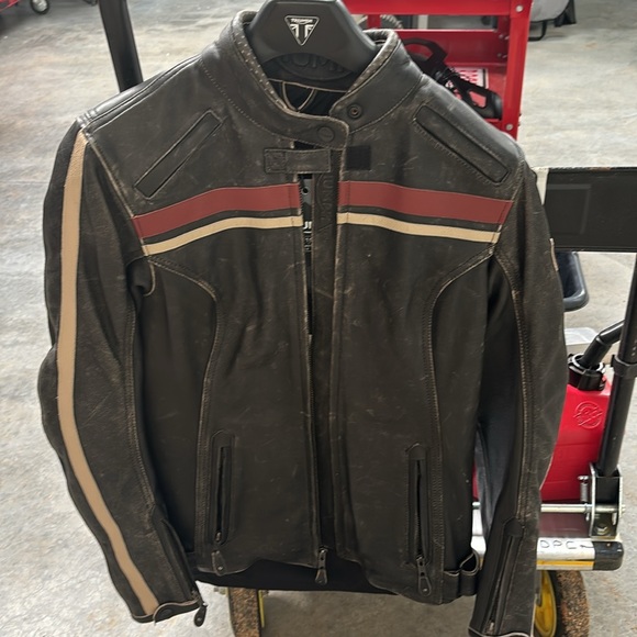 Triumph Raven Motorcycle Jacket - Picture 6 of 16